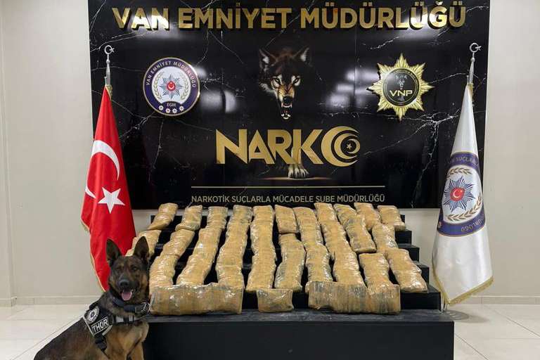 Van'da 114 kilogram eroin ele geçirildi Van'da 114 kilogram eroin ele geçirildi
